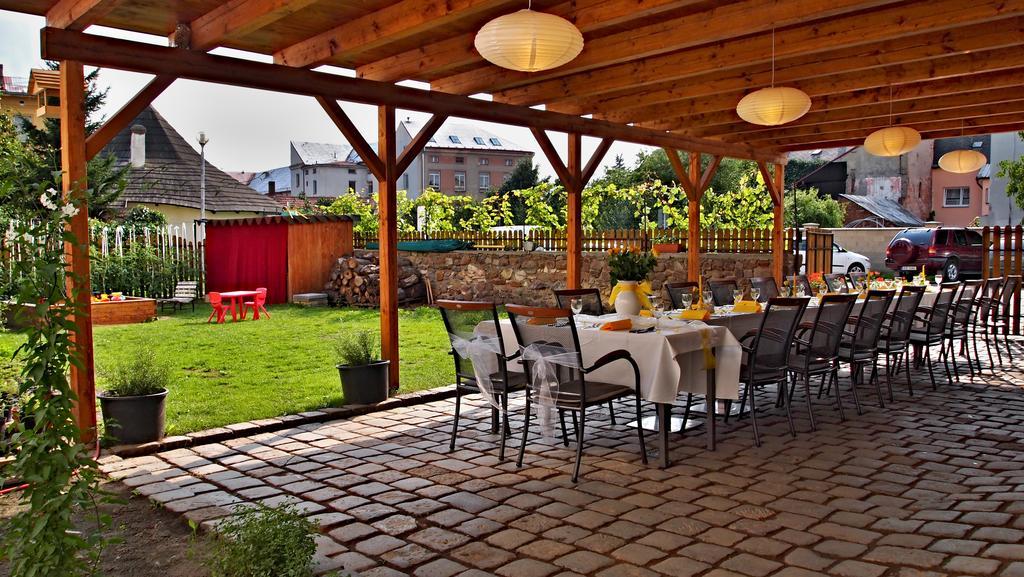 Excalibur Penzion A Restaurace Moravská Třebová Extérieur photo