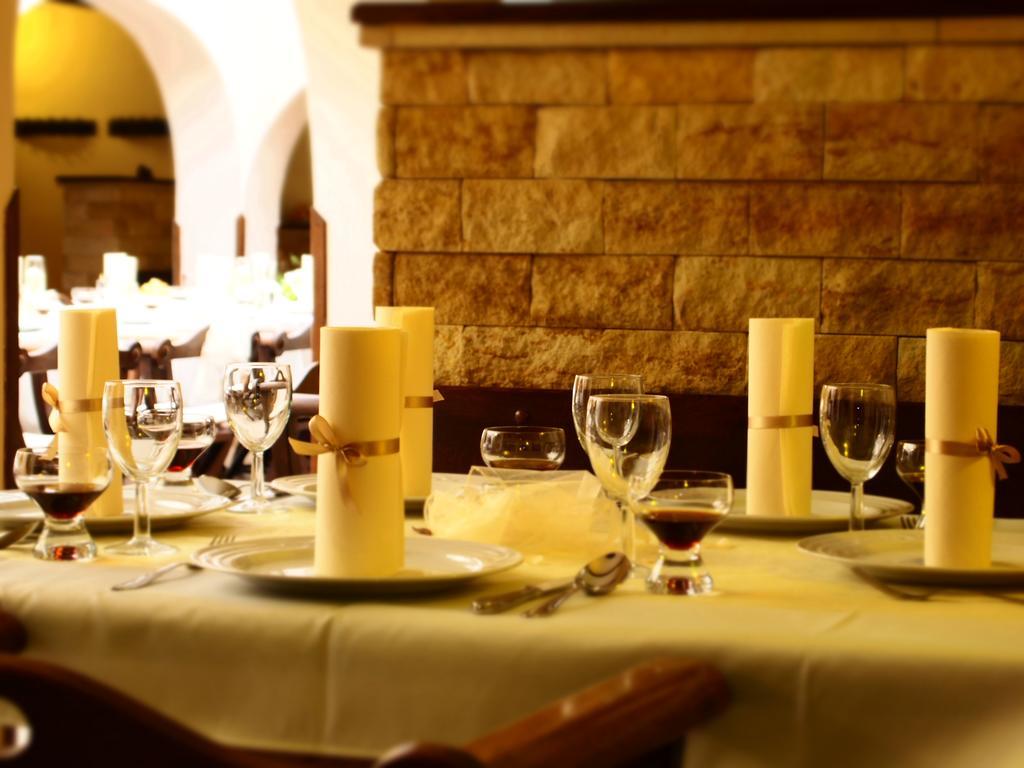 Excalibur Penzion A Restaurace Moravská Třebová Extérieur photo