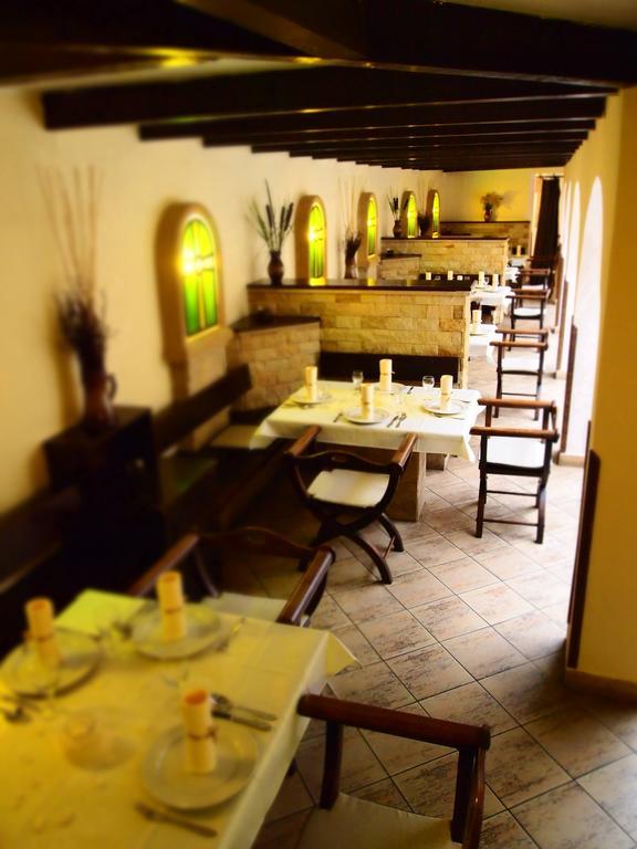 Excalibur Penzion A Restaurace Moravská Třebová Extérieur photo