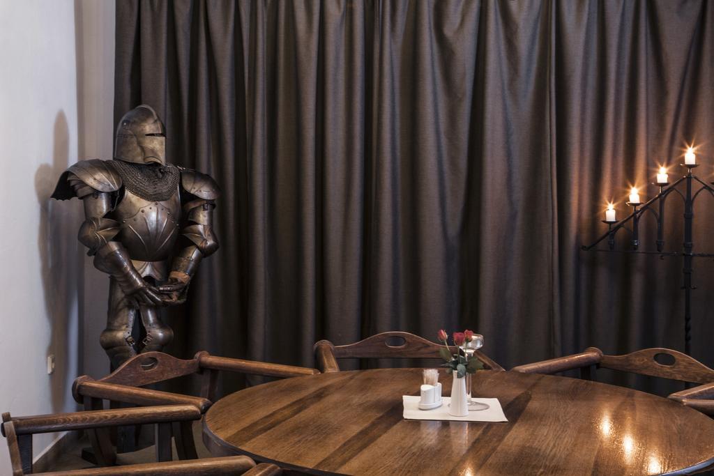 Excalibur Penzion A Restaurace Moravská Třebová Extérieur photo